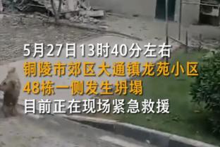 卢克-肖踢中卫？滕哈赫：战术和轮换是部分原因 踢中卫他跑得更少